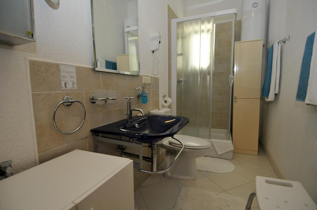 Hotel Haus Am Meer Cavtat Oda fotoğraf