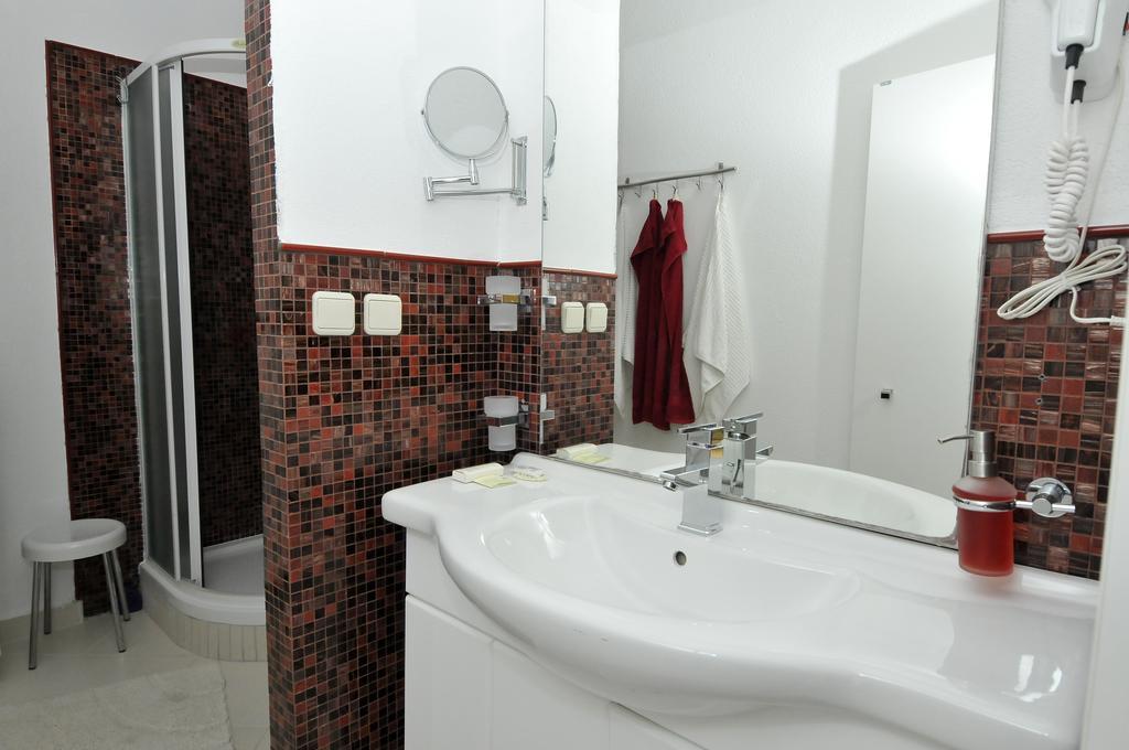 Hotel Haus Am Meer Cavtat Oda fotoğraf